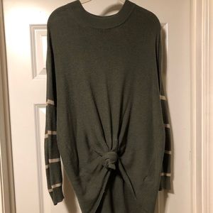 American Eagle Sweater